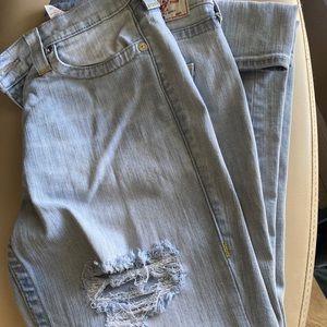 Straight legs/Boyfriend jeans! SOLD